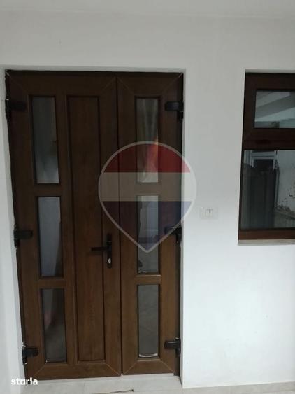 Casă cu 2 camere cu Teren 200 Mp în Central