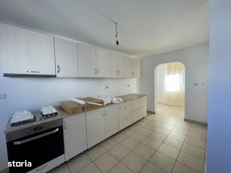 Casă cu 3 camere cu Teren 3500 Mp în Vicovu de Sus