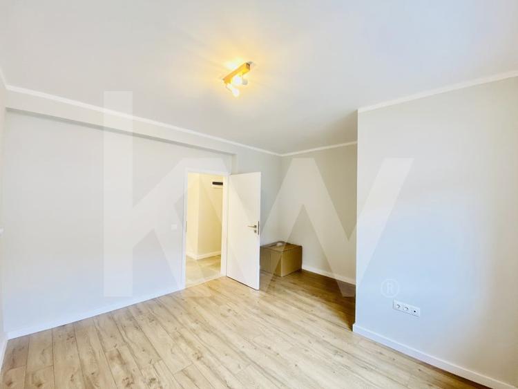 Apartament cu 3 camere decomandat în Exterior Vest