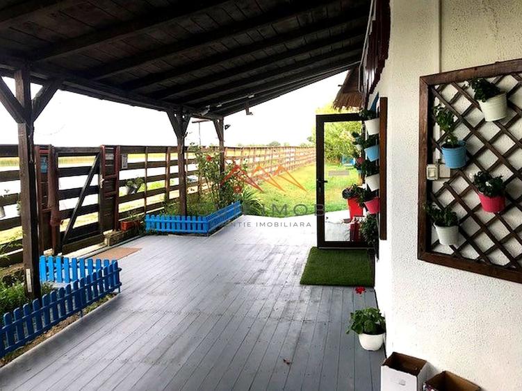 Casă individuală cu 13 camere cu Piscina în Mila 23