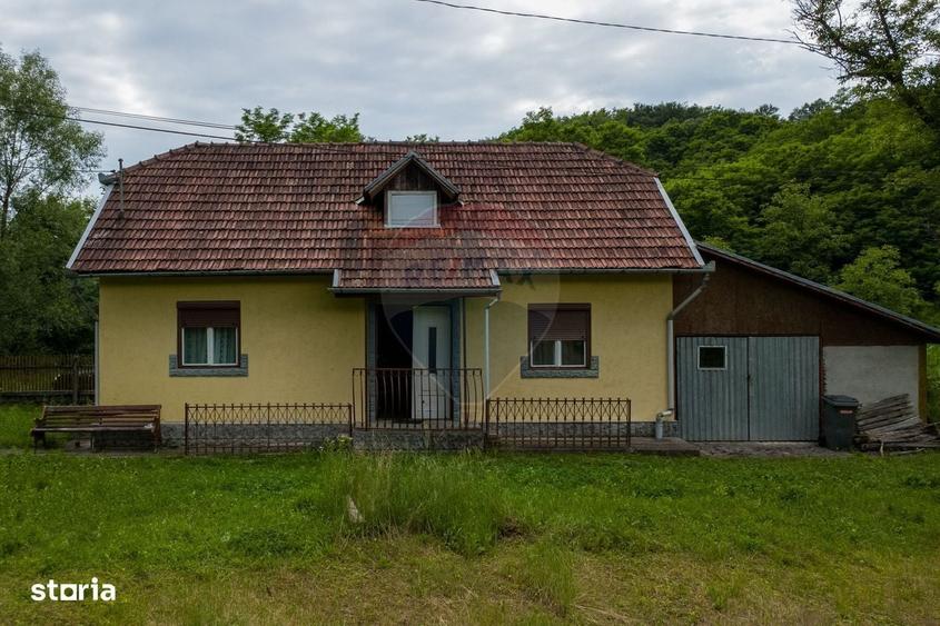 Casă cu 4 camere în Central