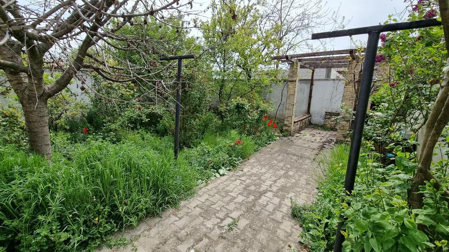 Casă individuală cu 5 camere cu Canalizare în Central