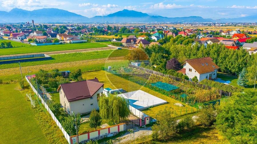 Teren Construcții intravilan de 1090 mp, în Hărman