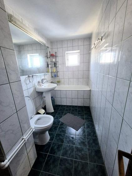 Apartament cu 2 camere decomandat, mobilat în Casa de Cultură
