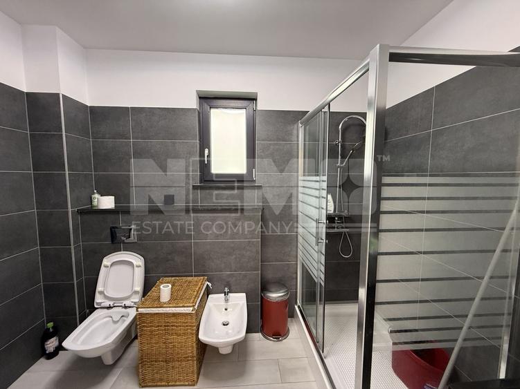 Apartament cu 3 camere decomandat, mobilat în Ultracentral