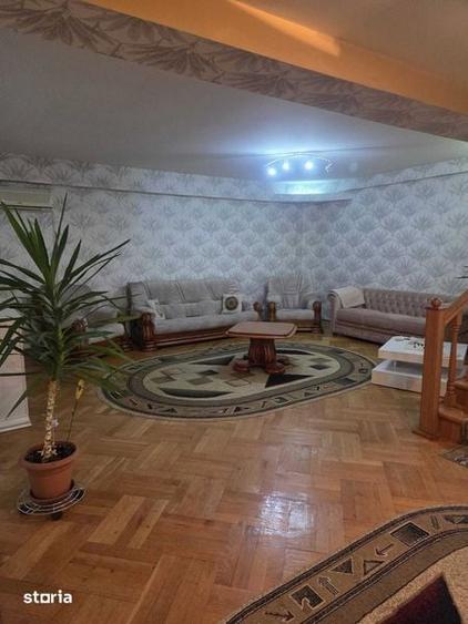 Casă cu 3 camere cu Teren 200 Mp în Central