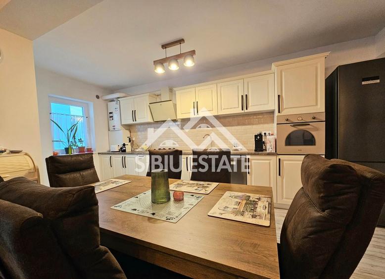Apartament cu 3 camere decomandat, mobilat în Șelimbăr