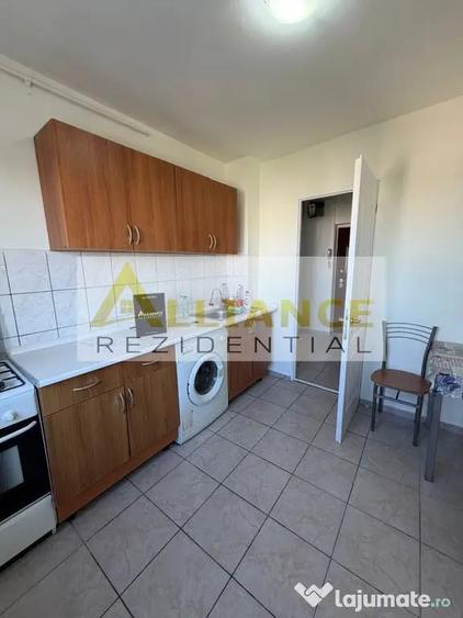 Apartament cu 2 camere semidecomandat în Basarab
