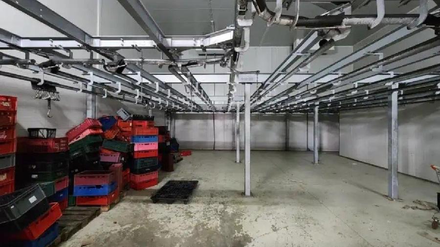 Spațiu industrial, de 1,372 mp, în Vest