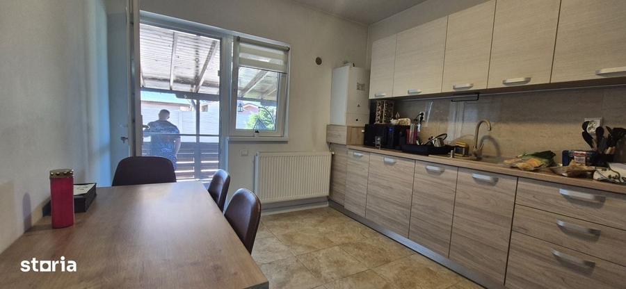 Casă cu 4 camere în Clinceni