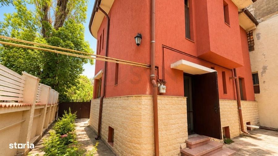 Casă cu 4 camere în Cotroceni