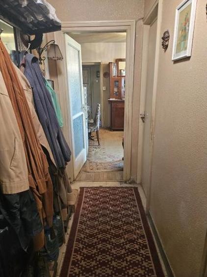 Apartament cu 3 camere semidecomandat în Basarabia