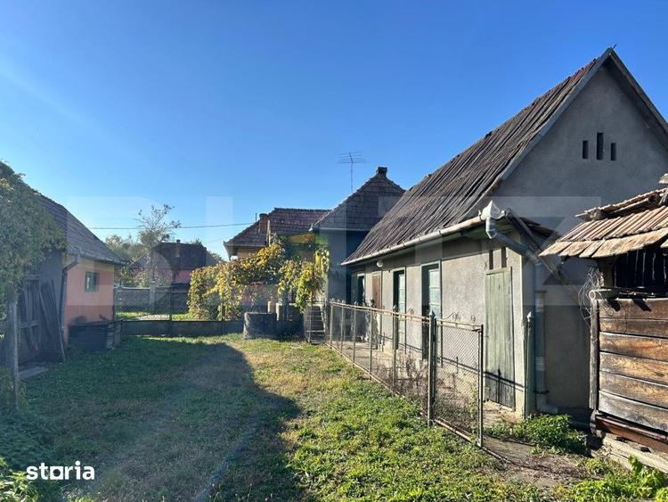 Casă cu 3 camere cu Teren 3000 Mp în Acățari