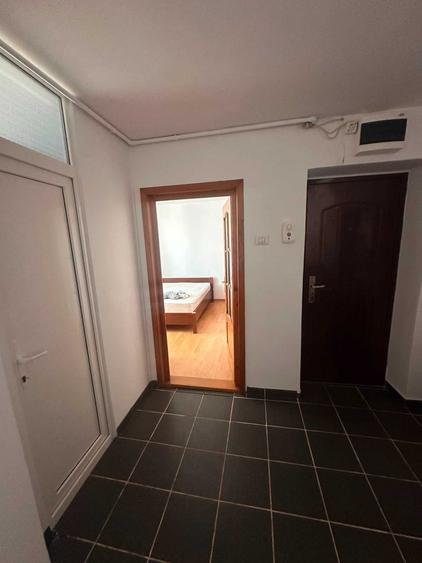 Apartament cu 2 camere decomandat în Precista