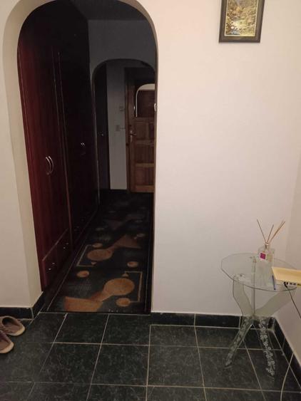 Apartament cu 3 camere decomandat în Păcurari