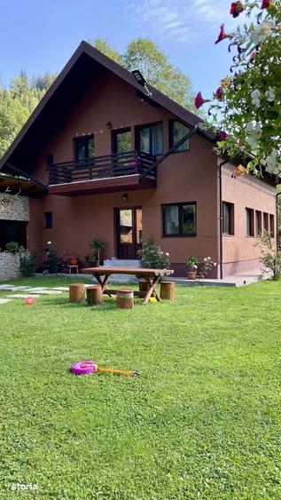 Casă cu 4 camere în Valea Putnei