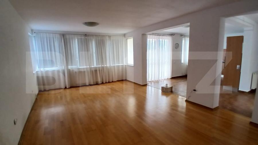 Casă individuală cu 5 camere cu Canalizare în Livezeni