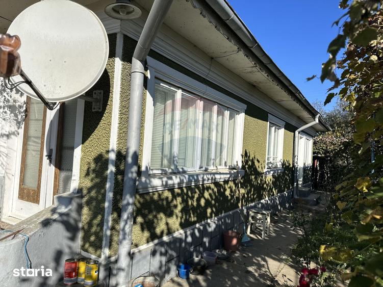 Casă cu 3 camere cu Teren 1045 Mp în Borlești
