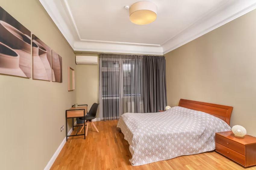 Apartament cu 3 camere decomandat în Berceni