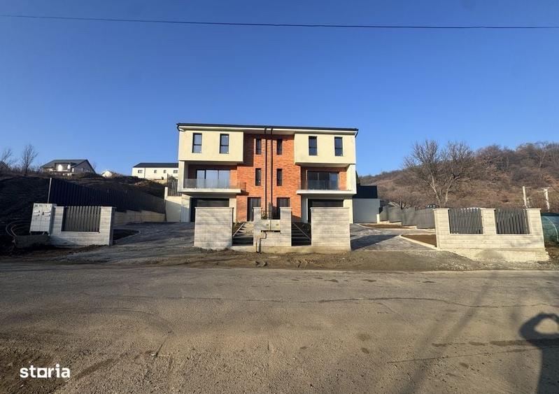 Casă cu 4 camere în Tăuți