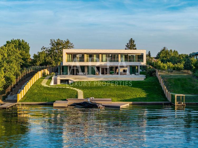 Casă individuală cu 8 camere cu Canalizare în Snagov