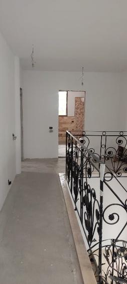 Casă individuală cu 3 camere cu Teren 608 Mp în Central