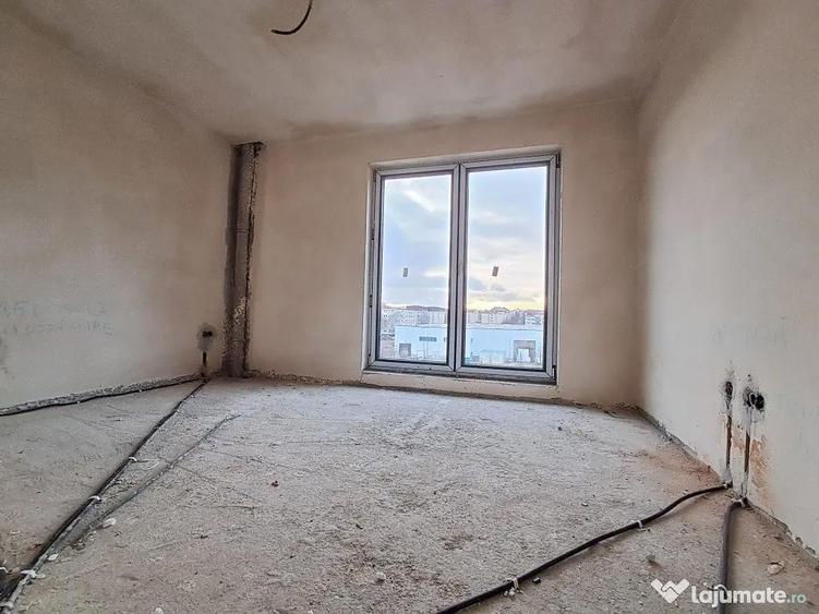 Apartament cu 2 camere semidecomandat în Între Lacuri