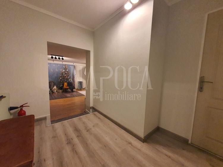 Casă individuală cu 12 camere cu Canalizare în Oncea