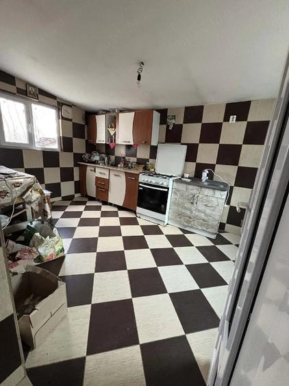 Casă cu 3 camere cu Teren 500 Mp în Central