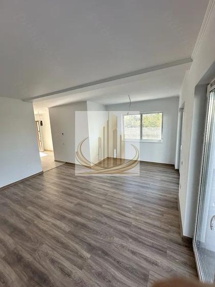 Duplex cu 4 camere cu Canalizare în Săcălaz
