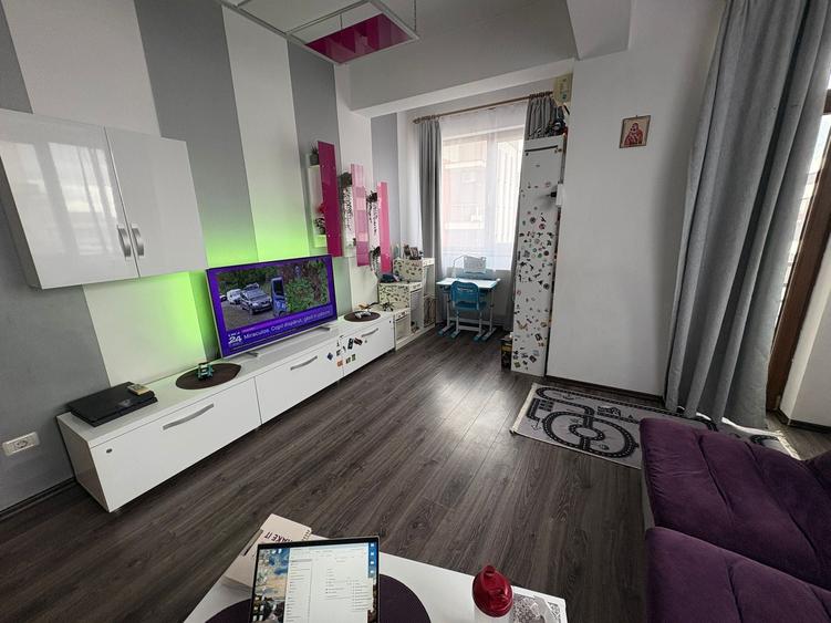 Apartament cu 2 camere decomandat în Olteniței