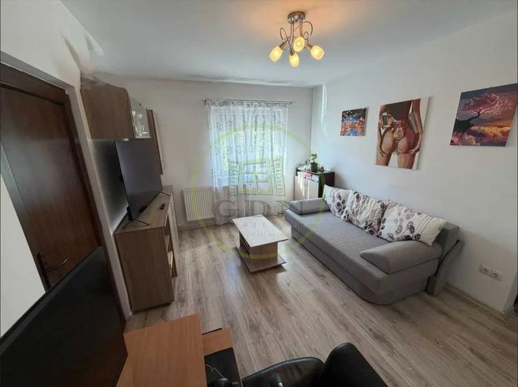 Apartament cu 3 camere semidecomandat, mobilat în Hipodrom 1
