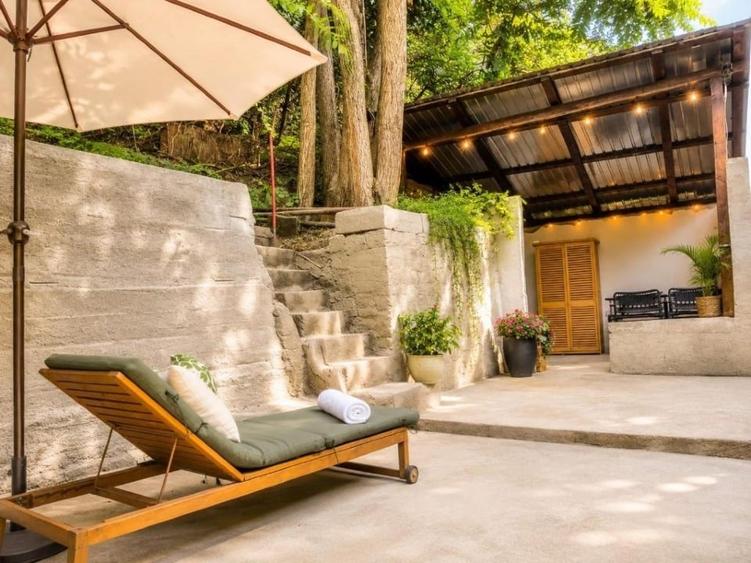 Apartament cu 4 camere decomandat, mobilat în Central