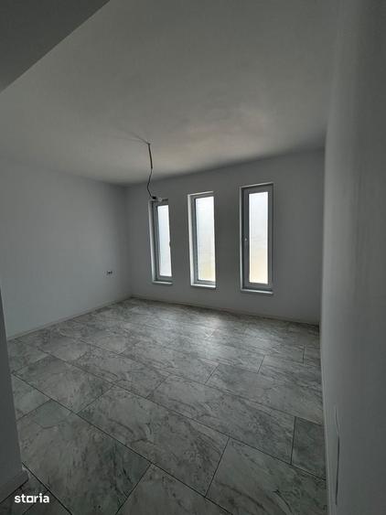 Casă cu 3 camere în Berceni