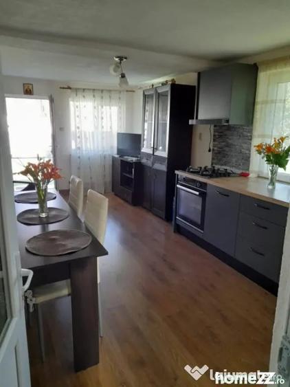 Casă cu 2 camere cu Teren 1800 Mp în Central