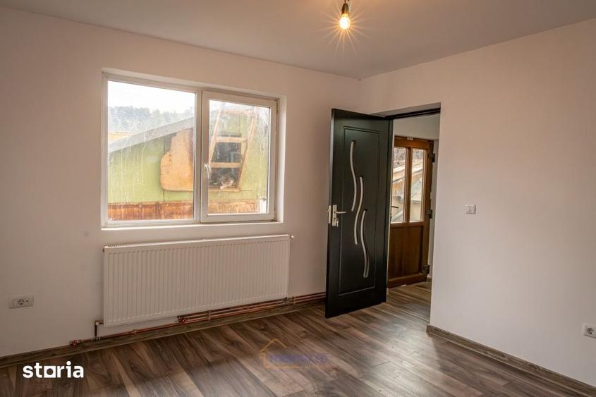 Casă cu 3 camere cu Teren 400 Mp în Coman
