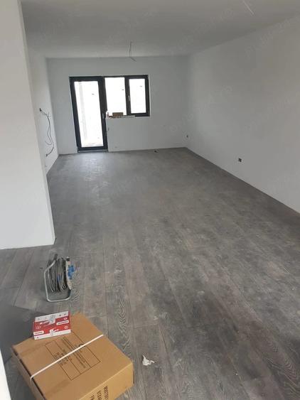 Casă cu 3 camere cu Teren 250 Mp în Berceni