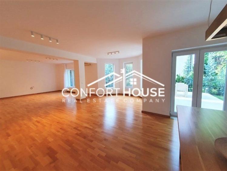 Duplex cu 6 camere cu Canalizare în Iancu Nicolae