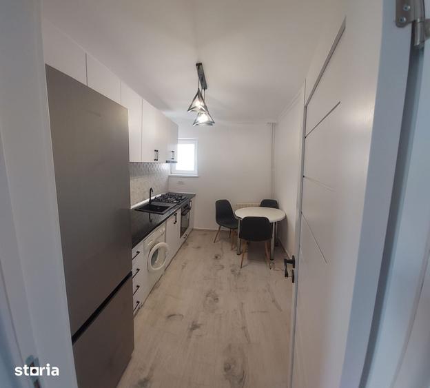 Apartament cu 2 camere decomandat în Far