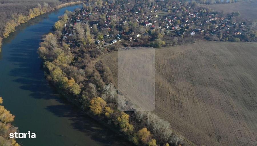 Teren de 19068 mp, în Malul Mureșului