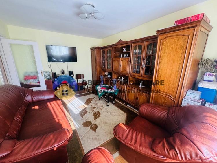 Apartament cu 4 camere decomandat în Central