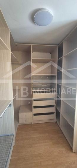 Apartament cu 3 camere decomandat, mobilat în Pandurilor