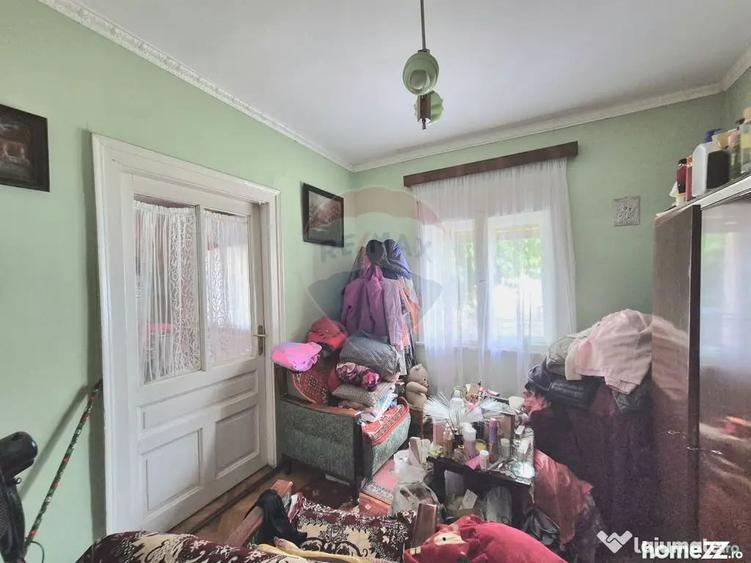 Casă cu 3 camere cu Teren 1100 Mp în Pârneava