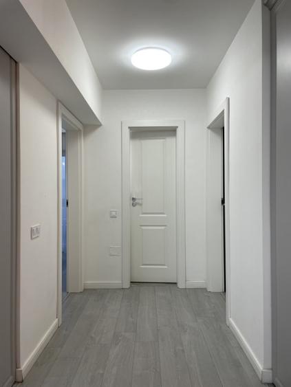 Apartament cu 3 camere semidecomandat, mobilat în Dâmbul Rotund