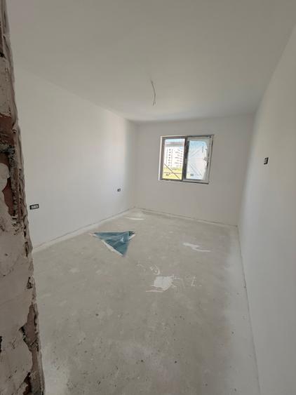 Apartament cu 3 camere decomandat în Chiajna