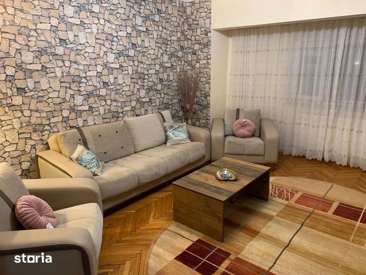 Apartament cu 3 camere decomandat, mobilat în Delfinariu