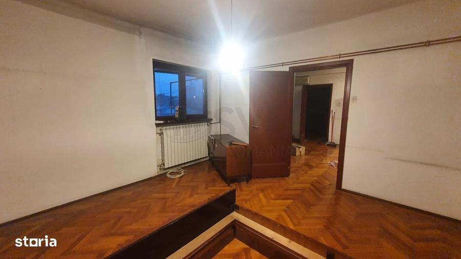 Apartament cu 3 camere în Romană