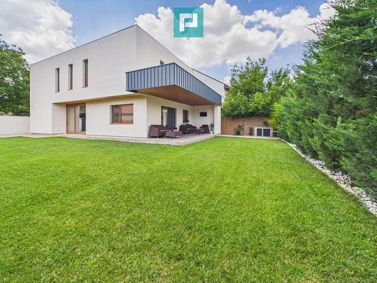 Casă cu Teren 500 Mp în Central