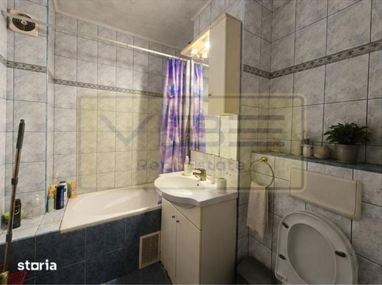Apartament cu 4 camere decomandat în Central