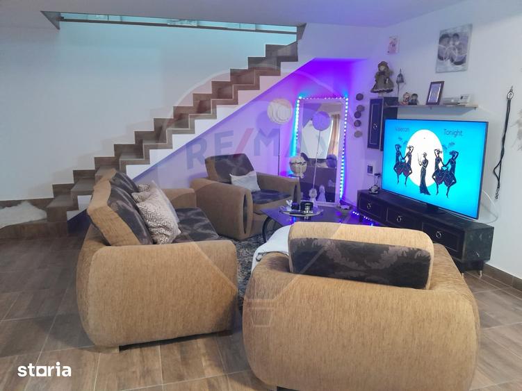 Casă cu 4 camere cu Teren 2500 Mp în Corbeni